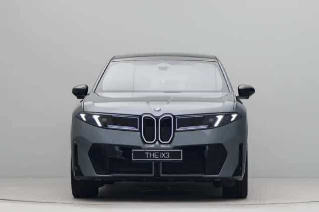 BMW iX3 (2026) thumbnail 5