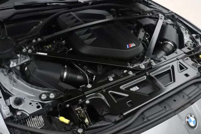 BMW M4 (2023) thumbnail 5