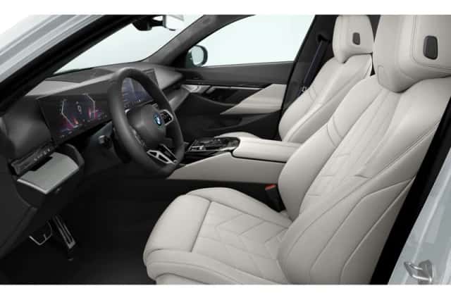 BMW i5 (2026) thumbnail 4