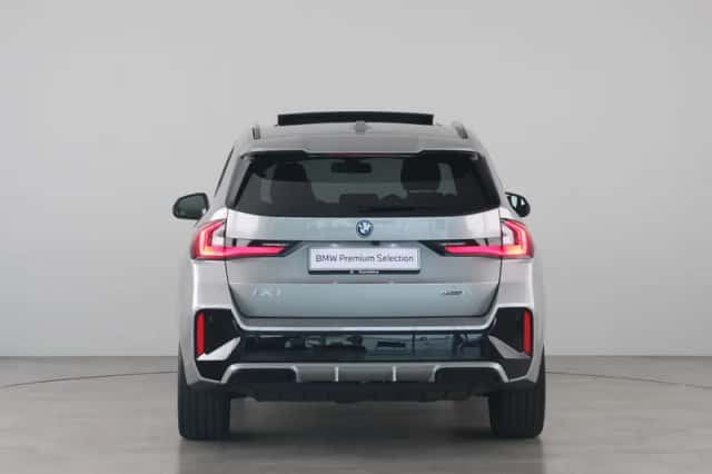 BMW iX1 (2025) thumbnail 6