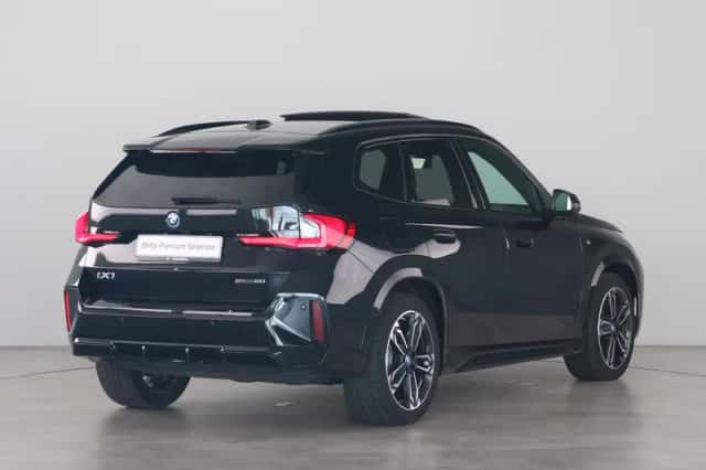 BMW iX1 (2025) thumbnail 5