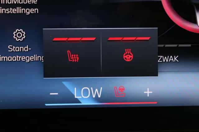 BMW i7 (2023) thumbnail 1