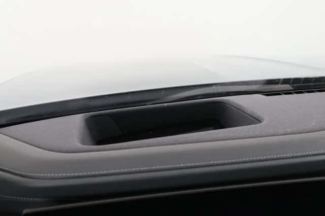 BMW i7 (2023) thumbnail 2