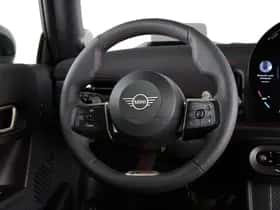 MINI Cooper (2025) thumbnail 2