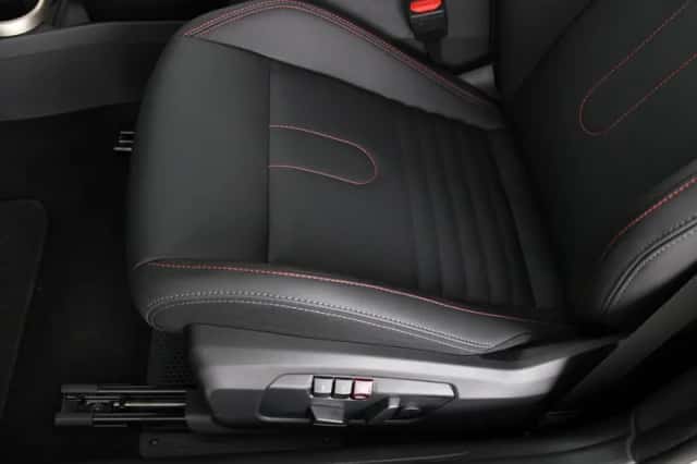 MINI Cooper (2025) thumbnail 16