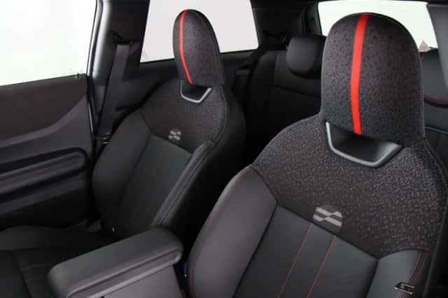 MINI Cooper (2025) thumbnail 5
