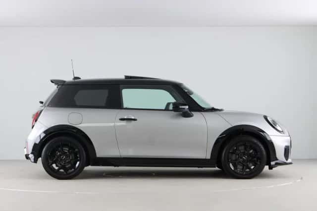MINI Cooper (2025) thumbnail 8