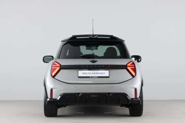 MINI Cooper (2025) thumbnail 10