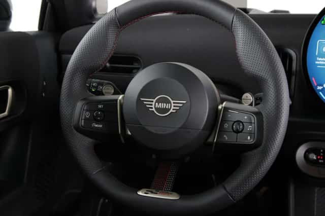 MINI Cooper (2025) thumbnail 3