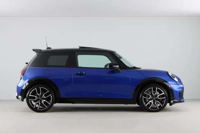 MINI Cooper (2025) thumbnail 9
