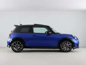 MINI Cooper (2025) thumbnail 9