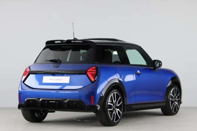 MINI Cooper (2025) thumbnail 10