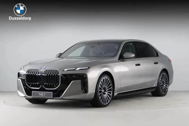 BMW i7 (2026) thumbnail 1