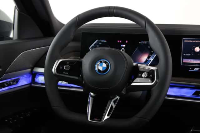 BMW i7 (2026) thumbnail 2