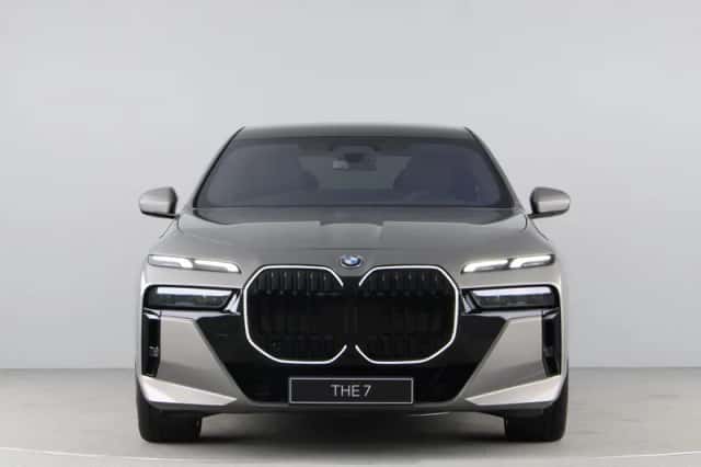 BMW i7 (2026) thumbnail 6