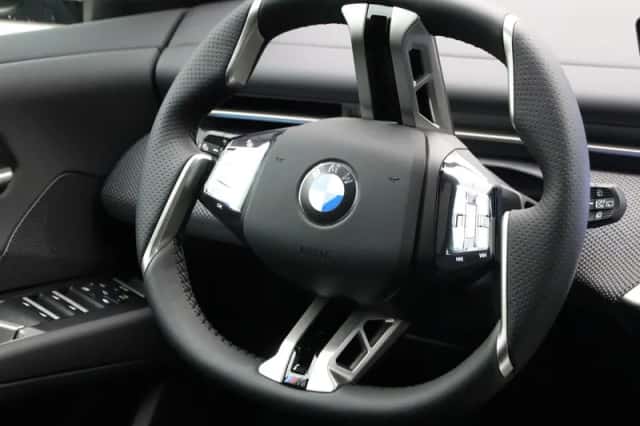 BMW iX3 (2026) thumbnail 2
