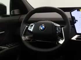 BMW iX3 (2026) thumbnail 2