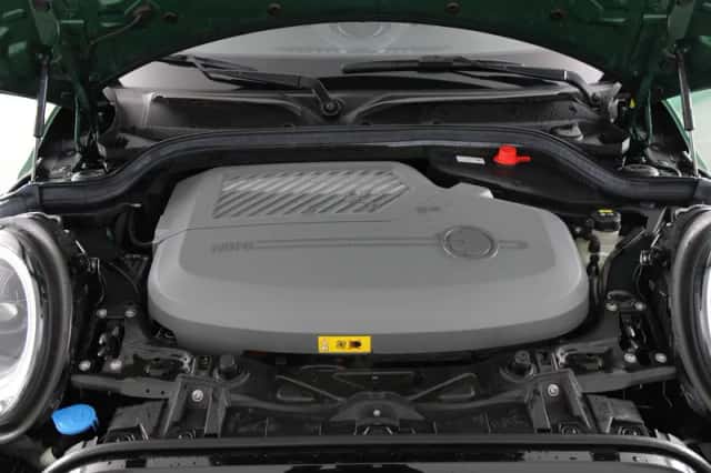 MINI Electric (2022) thumbnail 4