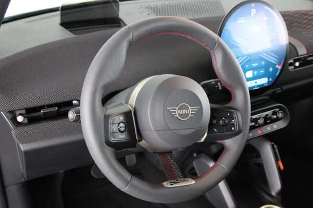 MINI Cooper (2026) thumbnail 2