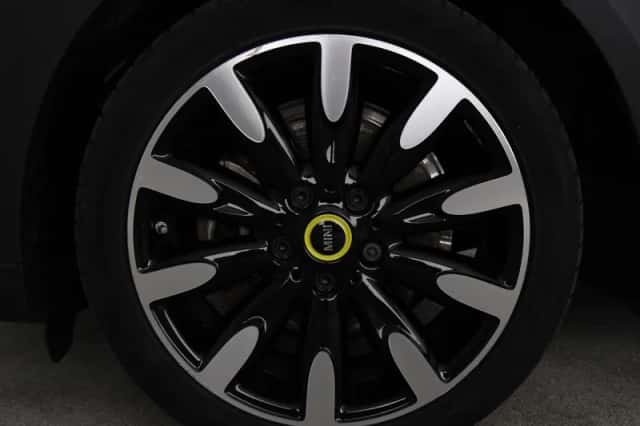 MINI Electric (2022) thumbnail 17