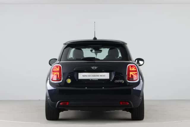 MINI Electric (2022) thumbnail 10