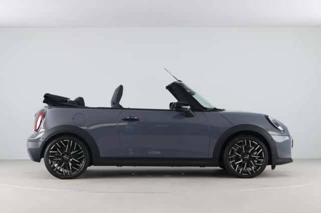 MINI Cabrio (2026) thumbnail 12