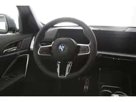BMW iX1 (2026) thumbnail 2