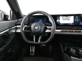BMW 5-Serie (2024) thumbnail 2