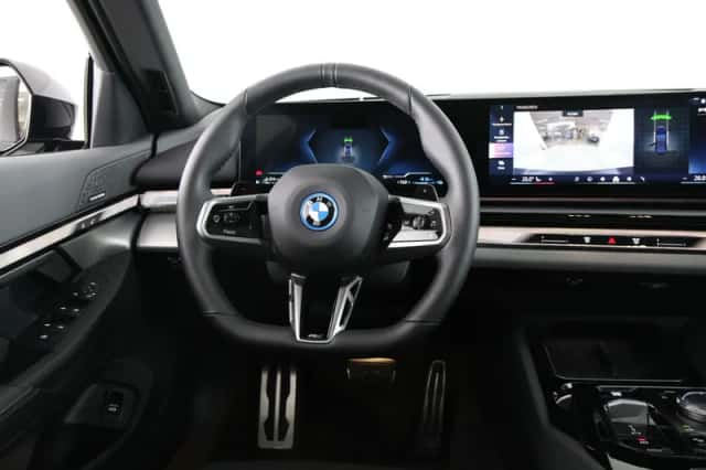 BMW 5-Serie (2024) thumbnail 2