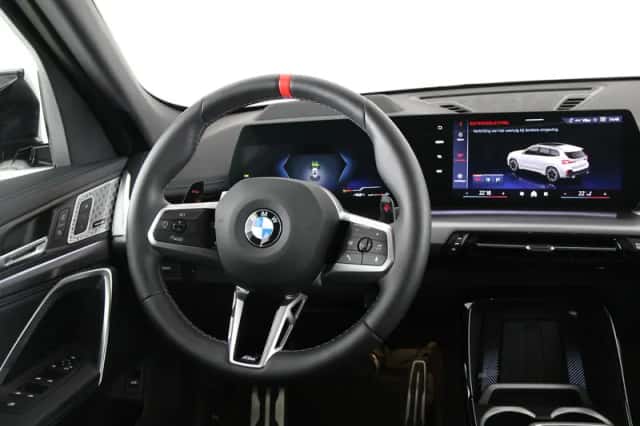 BMW X1 (2024) thumbnail 2
