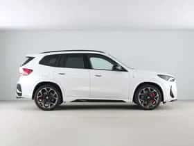 BMW X1 (2024) thumbnail 8