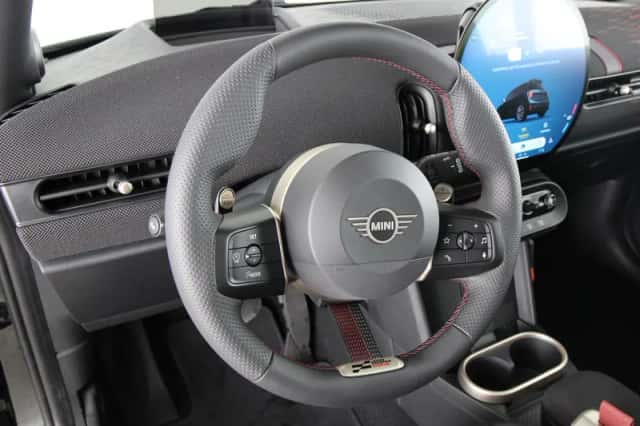 MINI Cooper (2026) thumbnail 2