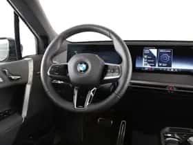 BMW iX (2026) thumbnail 2