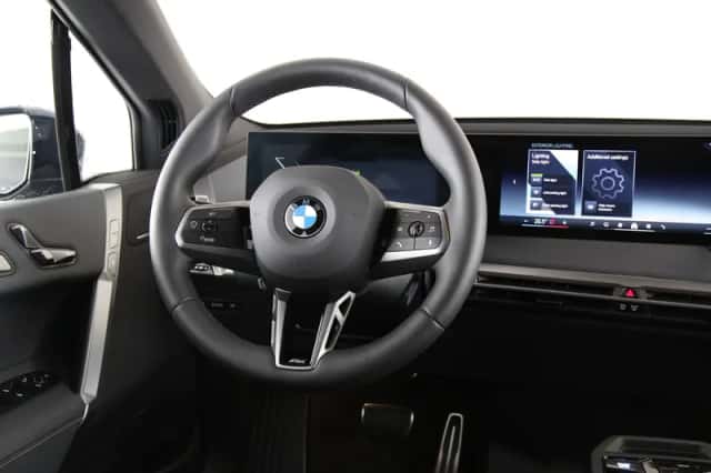 BMW iX (2026) thumbnail 2