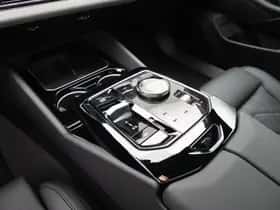BMW i5 (2026) thumbnail 18