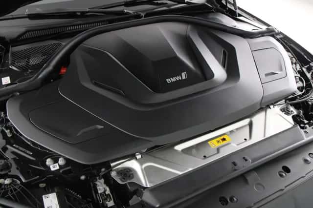 BMW i4 (2026) thumbnail 4