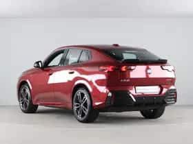 BMW iX2 (2025) thumbnail 11