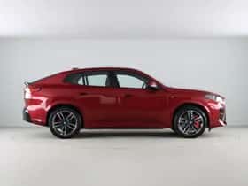 BMW iX2 (2025) thumbnail 8