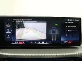BMW i4 (2026) thumbnail 25