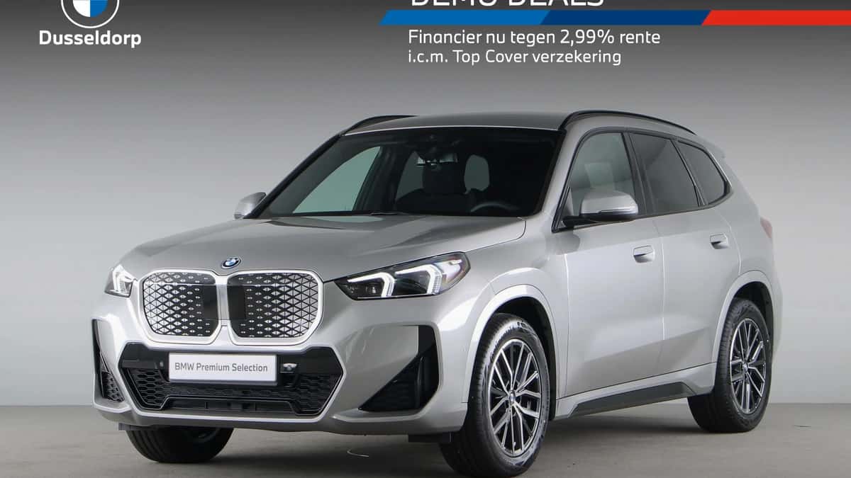 BMW iX1 (2026) — foto 1