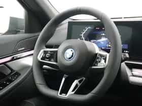 BMW i5 (2026) thumbnail 2