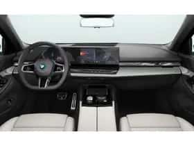 BMW i5 (2026) thumbnail 4
