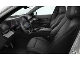 BMW i5 (2026) thumbnail 3