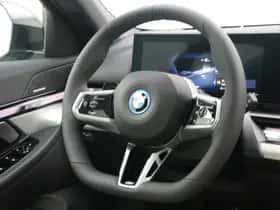 BMW i5 (2026) thumbnail 2
