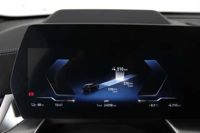 BMW iX2 (2025) thumbnail 3