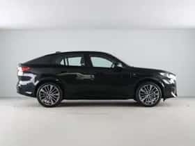 BMW iX2 (2025) thumbnail 8