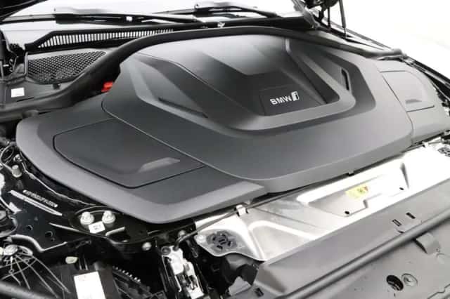 BMW i4 (2026) thumbnail 4