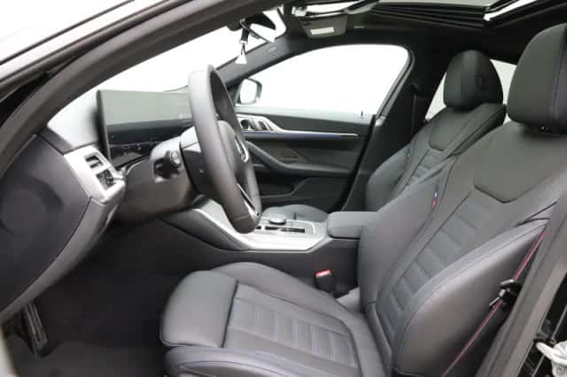 BMW i4 (2026) thumbnail 5