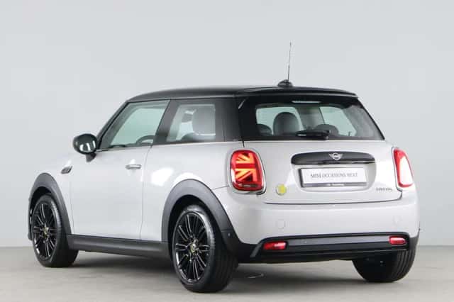 MINI Electric (2022) thumbnail 11