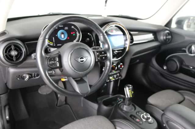 MINI Electric (2022) thumbnail 13